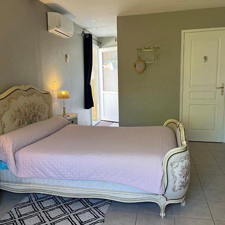 Chambres Et Gite Peyroutas " Camille" Vignonet St Emilion Exterior foto