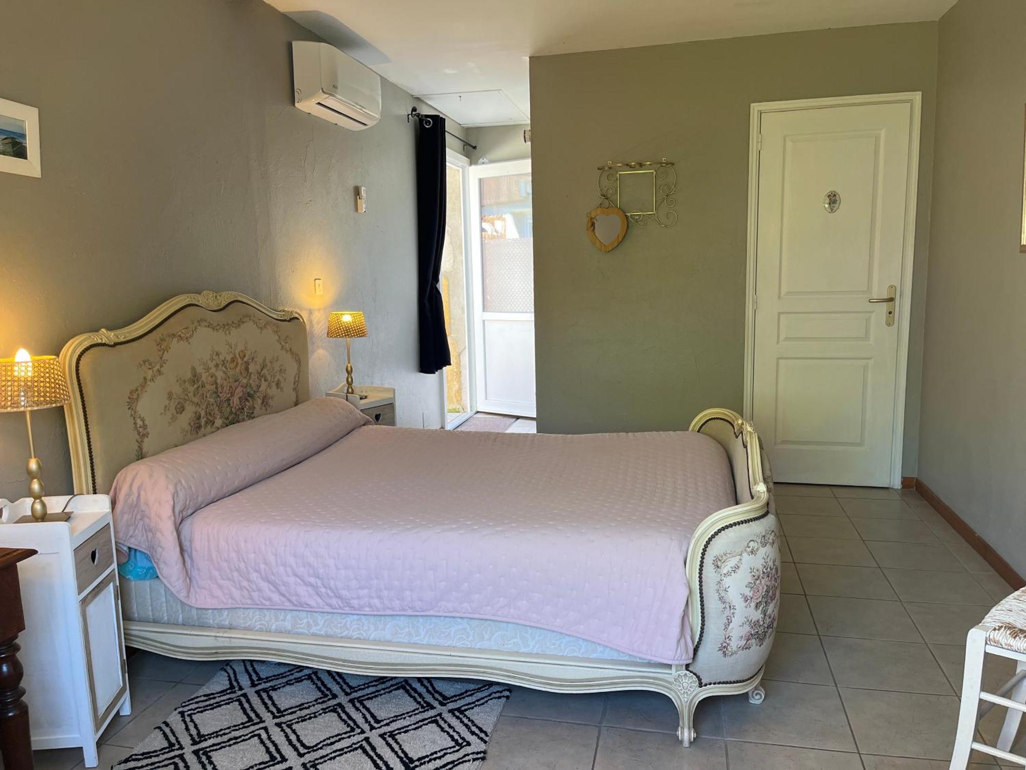 Chambres Et Gite Peyroutas " Camille" Vignonet St Emilion Exterior foto