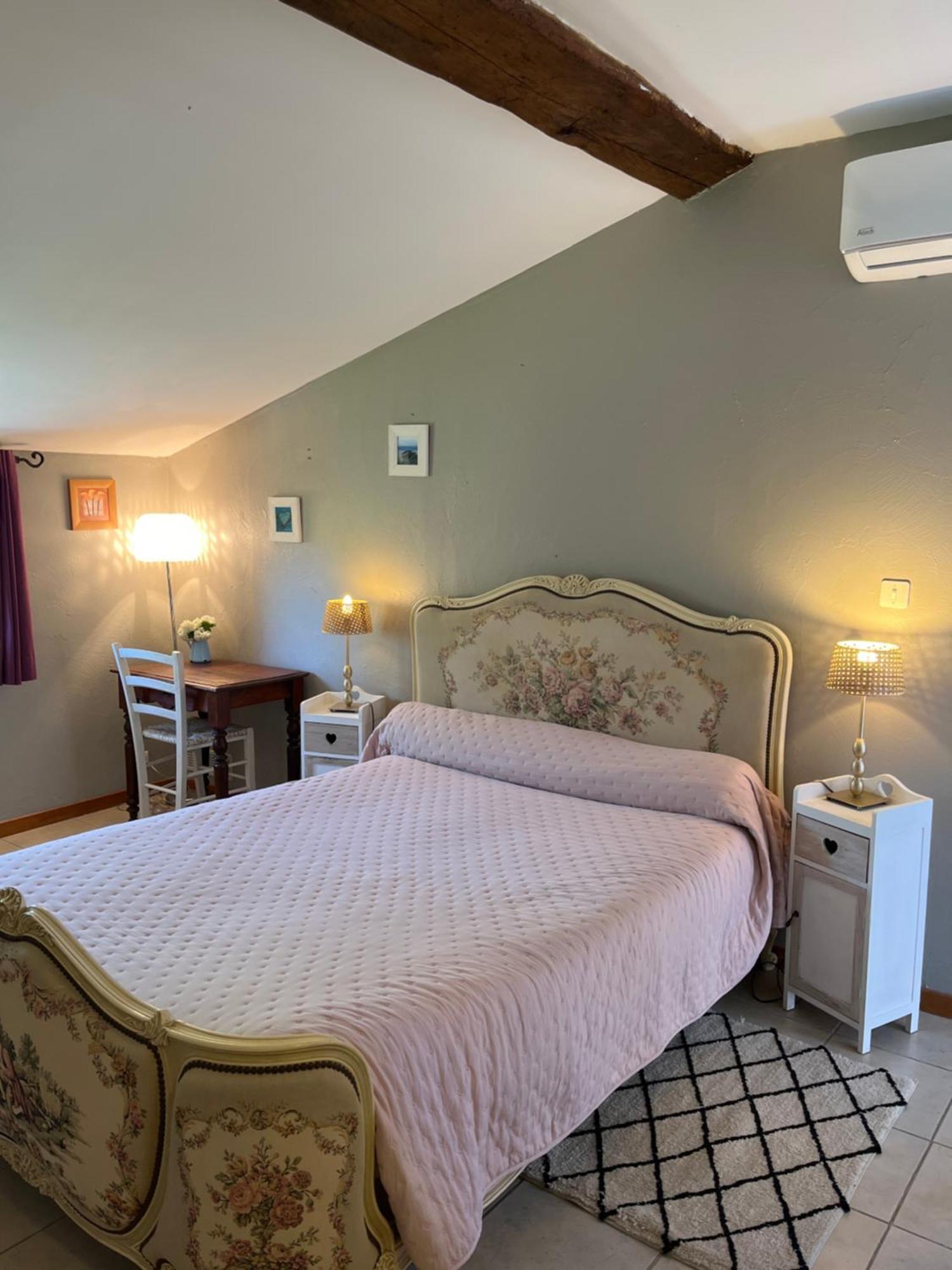 Chambres Et Gite Peyroutas " Camille" Vignonet St Emilion Exterior foto